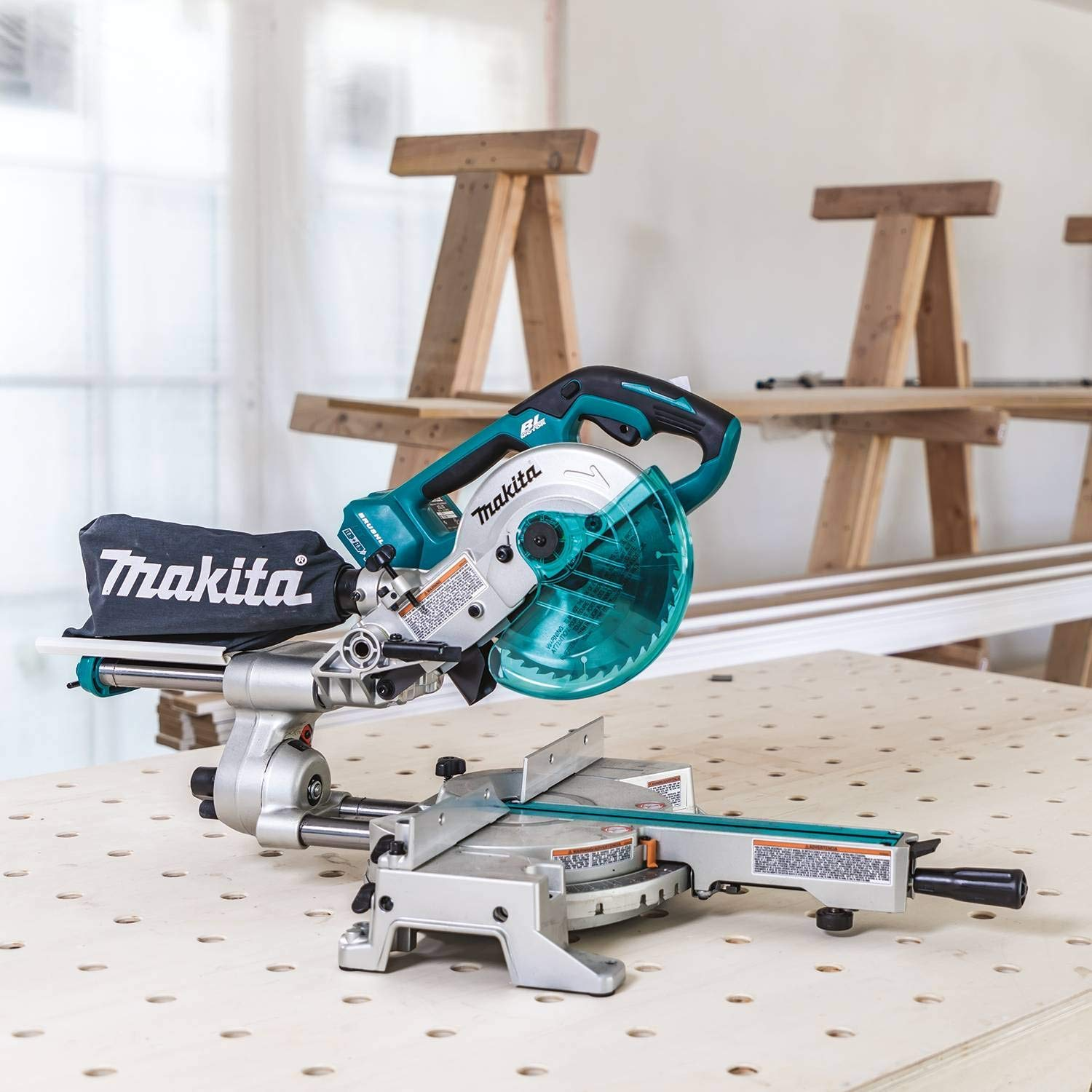 Makita XSL02Z 18V X2 LXT Lithium-Ion Brushless Cordless 7-1/2