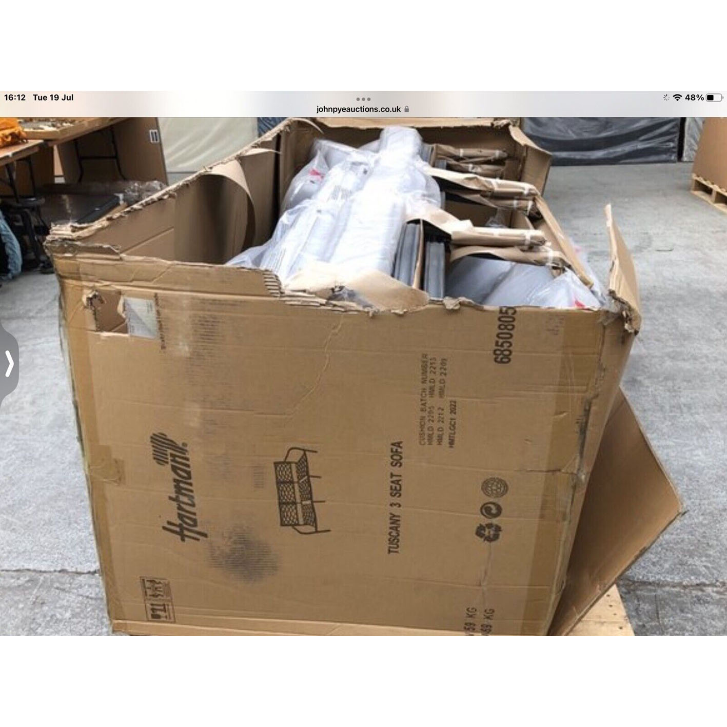 2 Hartmans fabulo Tuscany garden sofas